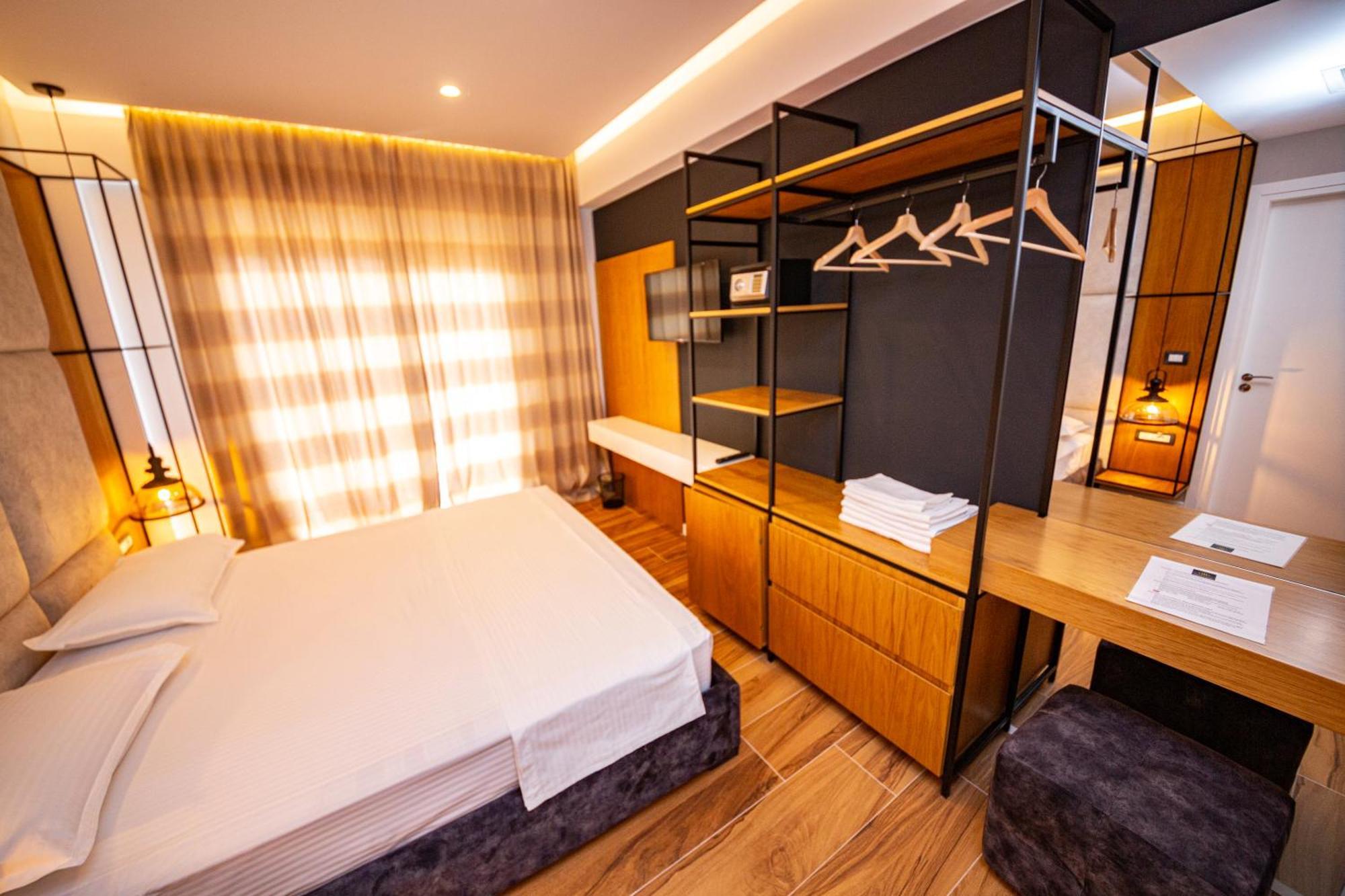 Adani Ksamil Chambre photo