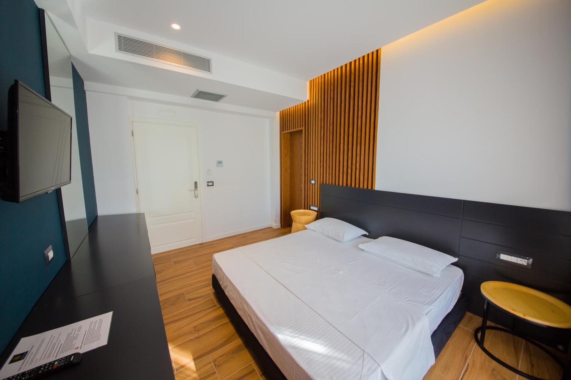 Adani Ksamil Chambre photo
